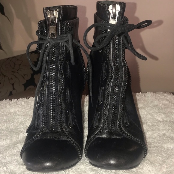 Jeffrey Tyler - Picture 2 of 10